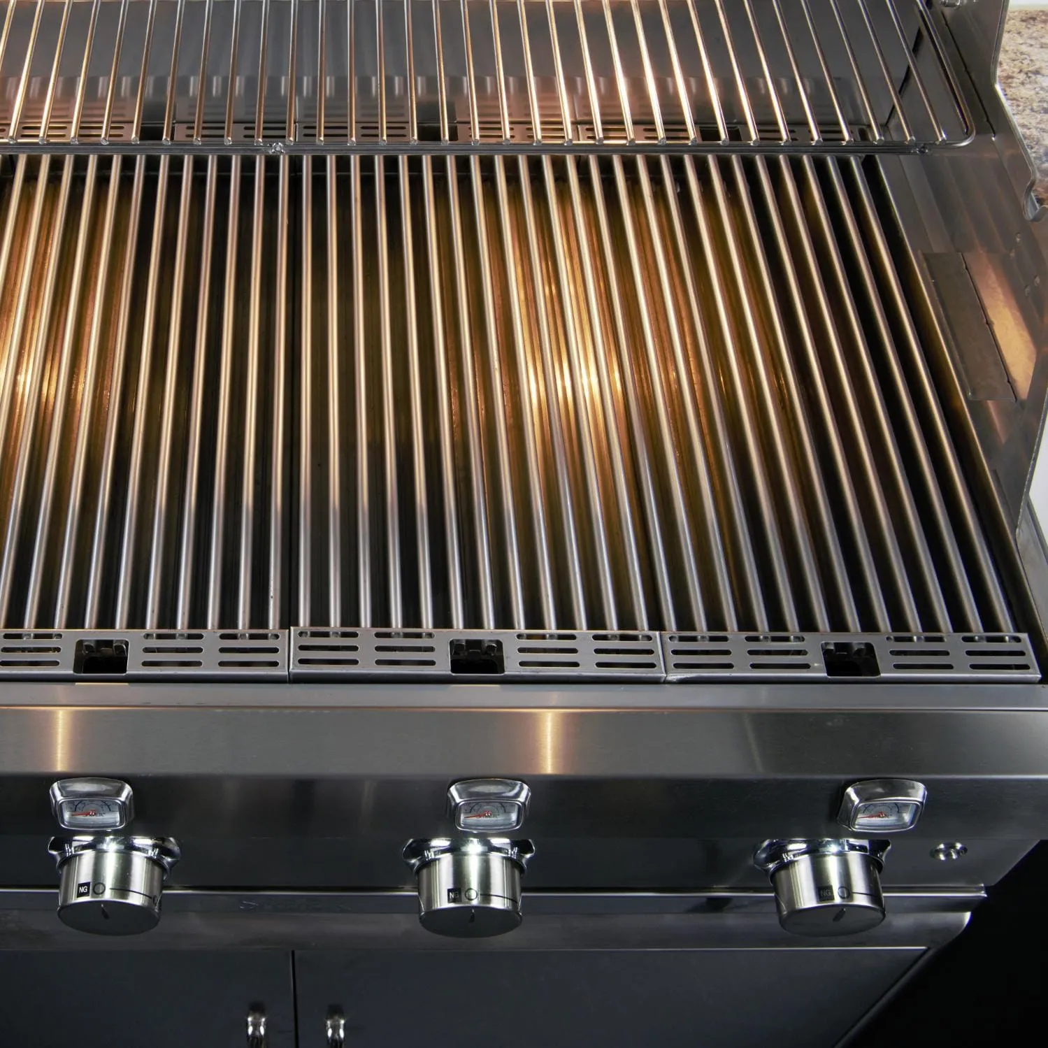 Saber Grills: Elite 3-Burner Built-In Grill (NG)